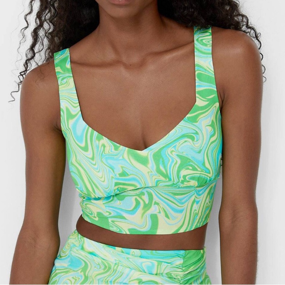 Graphic Print Cropped Tank Top